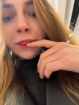 Snapshot of Sunny___Bunny chatting on 9, 2, 2026 Sunny Bunny online show from 9, 2, 2026