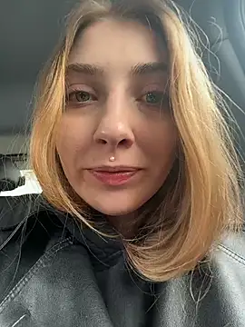 Snapshot of Sunny___Bunny chatting on 10, 2, 2026 Sunny Bunny online show from 10, 2, 2026