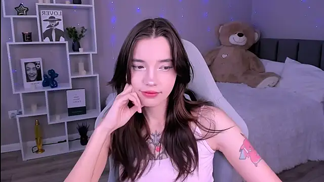 as1an girlfriend online show from 7, 5, 2026