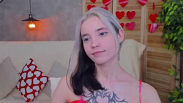 as1an girlfriend online show from 16, 2, 2025