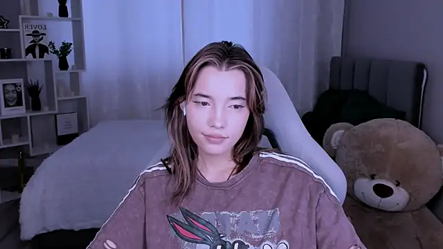 as1an girlfriend online show from 3, 6, 2026