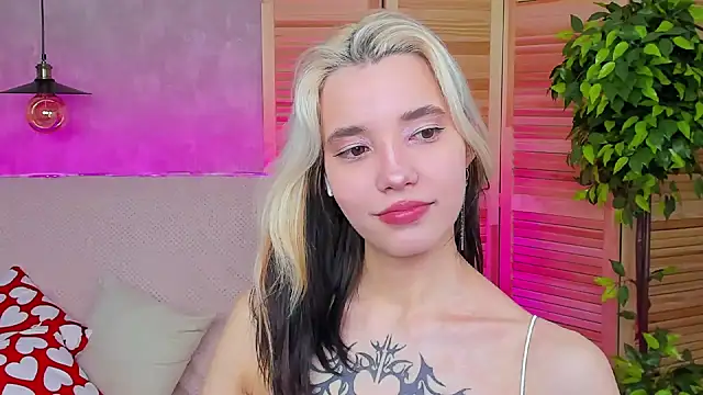 as1an girlfriend online show from 7, 3, 2025