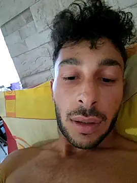 Snapshot of Iulianmarius12 chatting on 19, 9, 2025 Iulianmarius12 online show from 19, 9, 2025