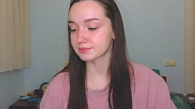 Wild Sophie  online show from 25, 1, 2025