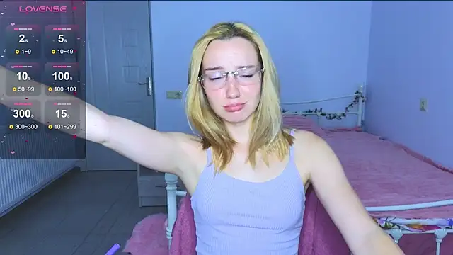 Wild Sophie  online show from 28, 9, 2025