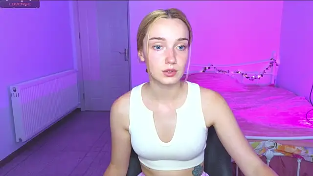 Wild Sophie  online show from 23, 9, 2025