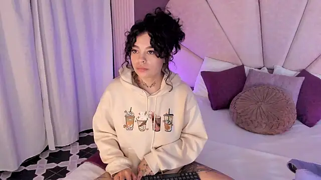 KatherineGomez online show from 15, 4, 2026