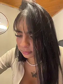 Hilary pinkk online show from 4, 2, 2026