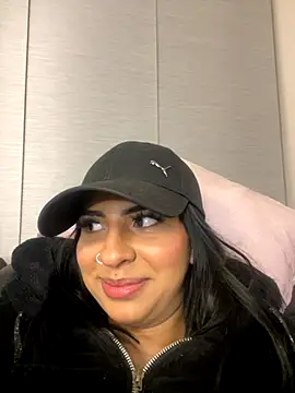 Hilary pinkk online show from 5, 12, 2025