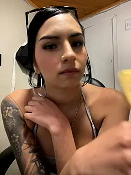 Hilary pinkk online show from 16, 10, 2025