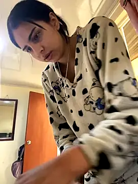 Hilary pinkk online show from 22, 9, 2025