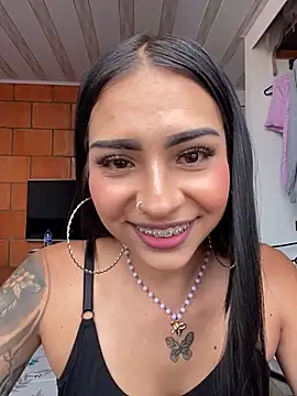 Hilary pinkk online show from 4, 11, 2025