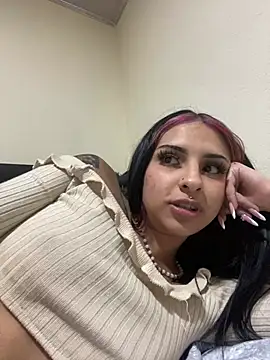 Hilary pinkk online show from 25, 2, 2025