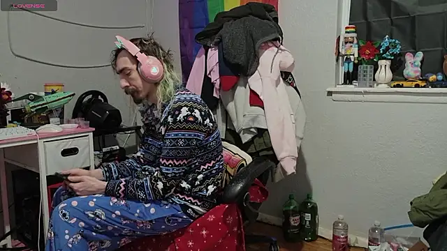 tallnerdyguy online show from 3, 2, 2026