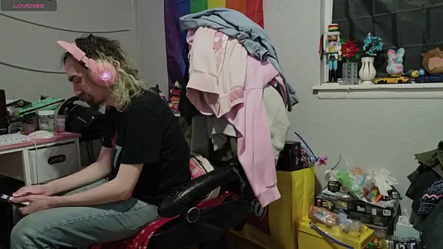 tallnerdyguy online show from 25, 3, 2026