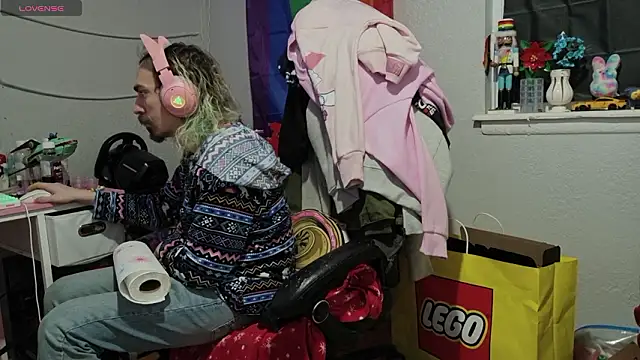 tallnerdyguy online show from 12, 2, 2026