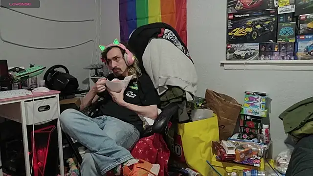Snapshot of tallnerdyguy chatting on 10, 5, 2026 tallnerdyguy online show from 10, 5, 2026
