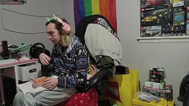 tallnerdyguy online show from 8, 4, 2026