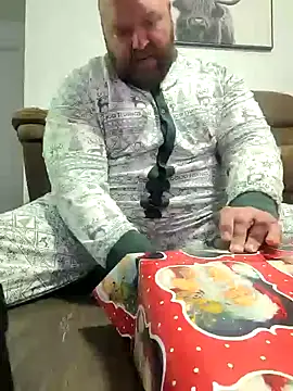 Snapshot of Strong_Bear89 chatting on 24, 12, 2024 Strong Bear89 online show from 24, 12, 2024