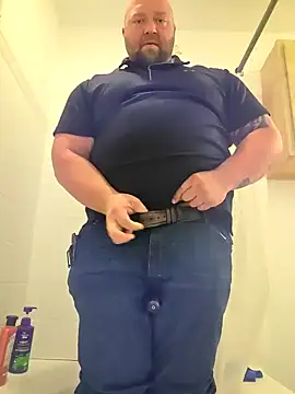 Snapshot of Strong_Bear89 chatting on 8, 2, 2025 Strong Bear89 online show from 8, 2, 2025