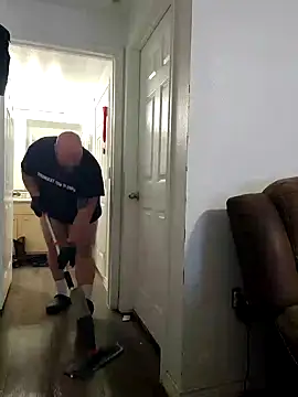 Snapshot of Strong_Bear89 chatting on 20, 12, 2024 Strong Bear89 online show from 20, 12, 2024