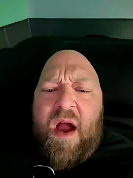 Snapshot of Strong_Bear89 chatting on 24, 1, 2025 Strong Bear89 online show from 24, 1, 2025