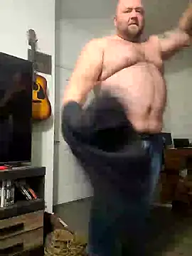 Snapshot of Strong_Bear89 chatting on 10, 1, 2025 Strong Bear89 online show from 10, 1, 2025