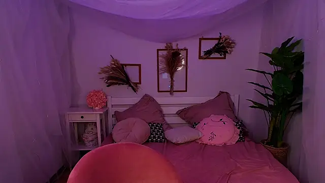 margeriTirell online show from 8, 11, 2025