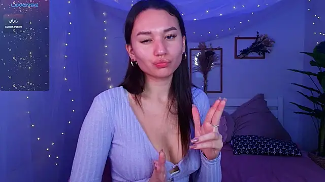 margeriTirell online show from 10, 10, 2025