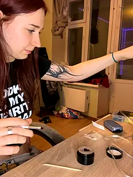 Shirley Thomas online show from 14, 9, 2025