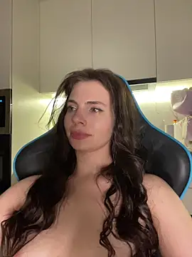 CurlyLara online show from 11, 4, 2026