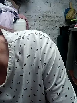 EvelyneClark online show from 5, 2, 2025