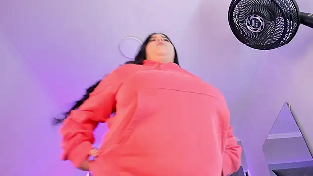 Snapshot of AmberiniHoffman chatting on 18, 11, 2025 AmberiniHoffman online show from 18, 11, 2025