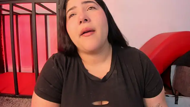 Snapshot of AmberiniHoffman chatting on 2, 12, 2025 AmberiniHoffman online show from 2, 12, 2025