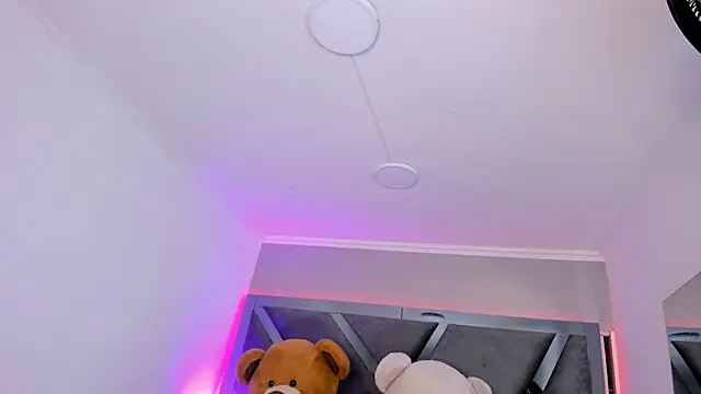 Snapshot of AmberiniHoffman chatting on 7, 11, 2025 AmberiniHoffman online show from 7, 11, 2025