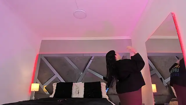 Snapshot of AmberiniHoffman chatting on 13, 3, 2025 AmberiniHoffman online show from 13, 3, 2025