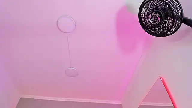 Snapshot of AmberiniHoffman chatting on 12, 3, 2025 AmberiniHoffman online show from 12, 3, 2025