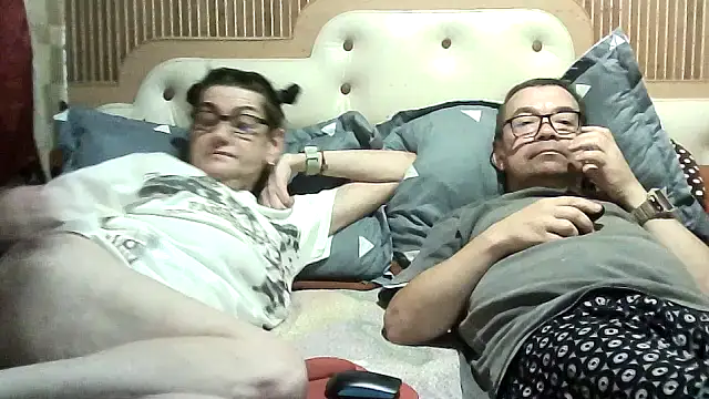 Snapshot of AlanaLaDream chatting on 10, 9, 2025 AlanaLaDream online show from 10, 9, 2025