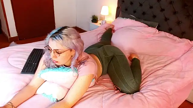 Thea Aphros  online show from 25, 11, 2025