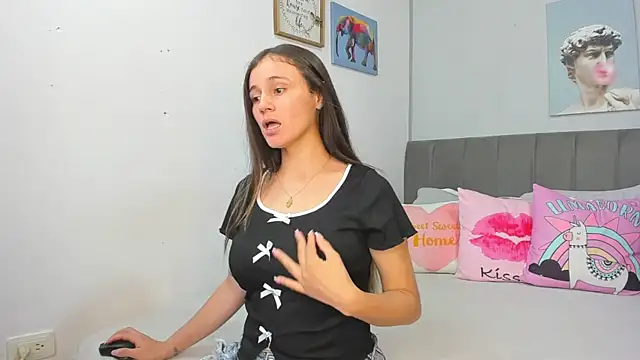 naughtyloverss online show from 21, 5, 2026