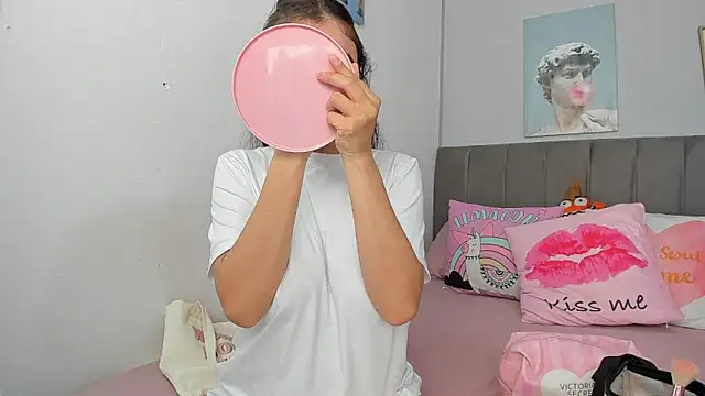 naughtyloverss online show from 10, 4, 2026