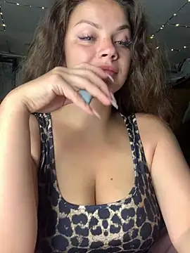Snapshot of Sweeeeet_Candy chatting on 19, 6, 2026 Sweeeeet Candy online show from 19, 6, 2026