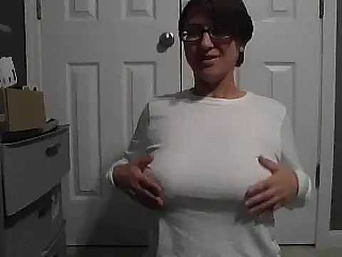 Snapshot of MsPink_Flamingtoes544 chatting on 9, 1, 2025 MsPink Flamingtoes544 online show from 9, 1, 2025