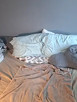 MsPink Flamingtoes544 online show from 15, 4, 2026