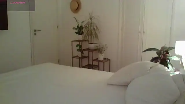 Snapshot of yournextdoorhottie chatting on 4, 5, 2026 yournextdoorhottie online show from 4, 5, 2026