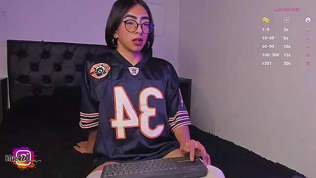 Skyler  blue4 online show from 21, 2, 2025