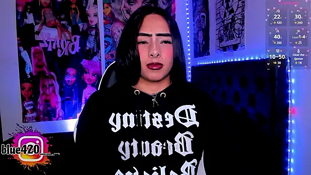 Skyler  blue4 online show from 9, 2, 2026