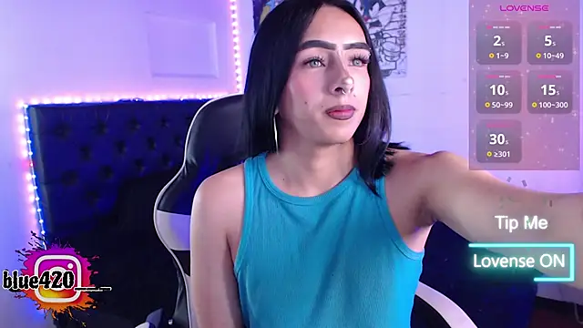 Skyler  blue4 online show from 23, 11, 2025