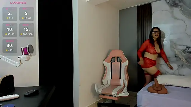 gwen ashly online show from 12, 11, 2025