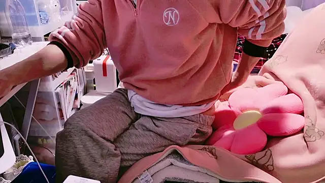 Im IVE LOVE online show from 12, 12, 2024